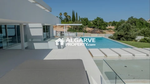 Moradia T5 para Venda em Almancil