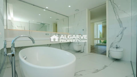 Moradia T5 para Venda em Almancil