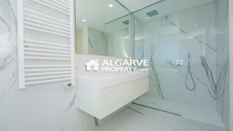 Moradia T5 para Venda em Almancil