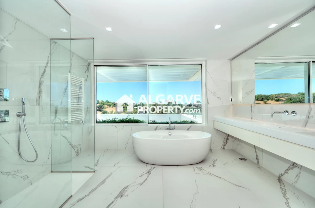 Moradia T5 para Venda em Almancil Foto 4