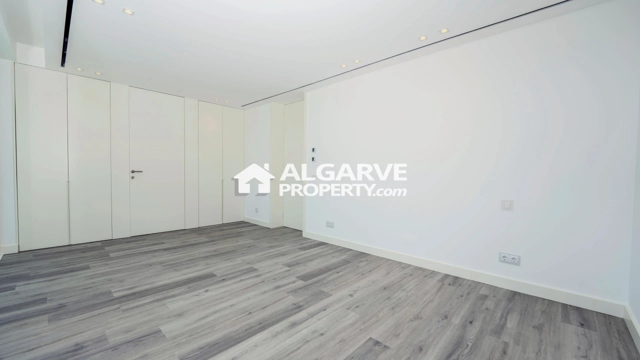 Moradia T5 para Venda em Almancil Foto 22