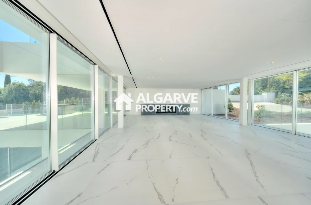 Moradia T5 para Venda em Almancil Foto 17