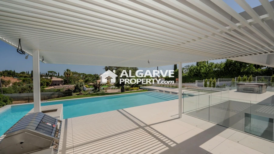 Moradia T5 para Venda em Almancil Foto 11