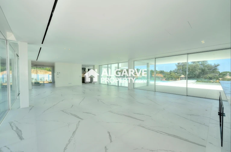 Moradia T5 para Venda em Almancil Foto 16