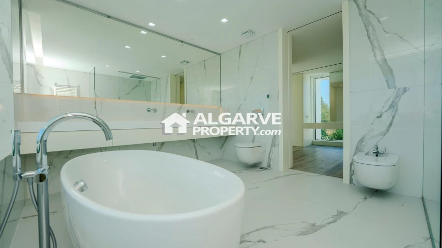 Moradia T5 para Venda em Almancil Foto 24