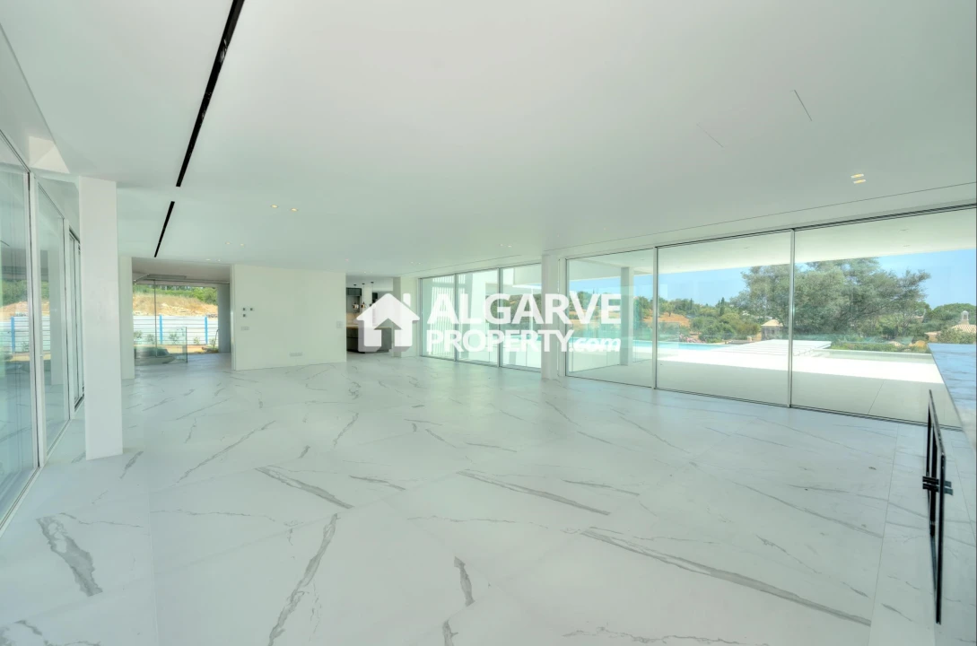 Moradia T5 para Venda em Almancil Foto 16