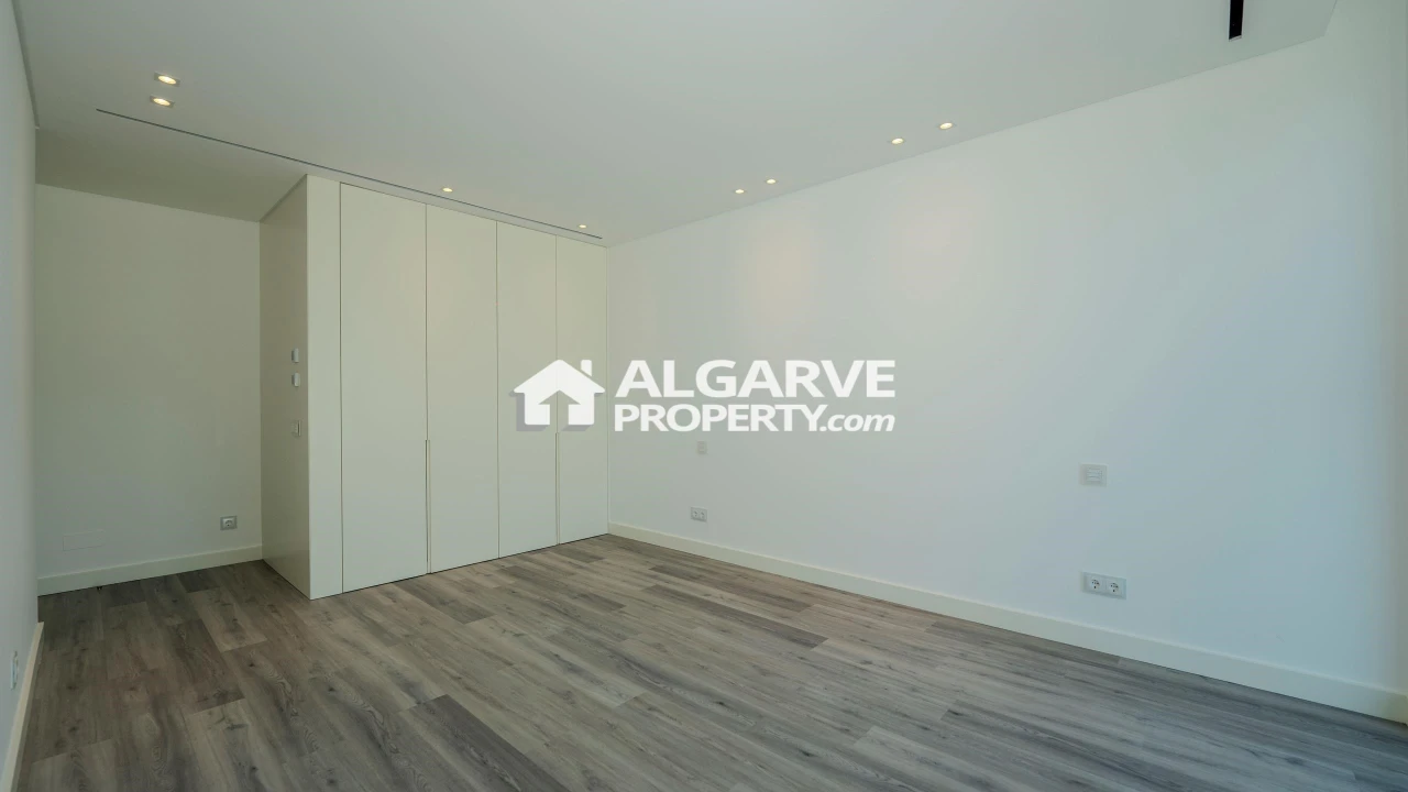 Moradia T5 para Venda em Almancil Foto 32