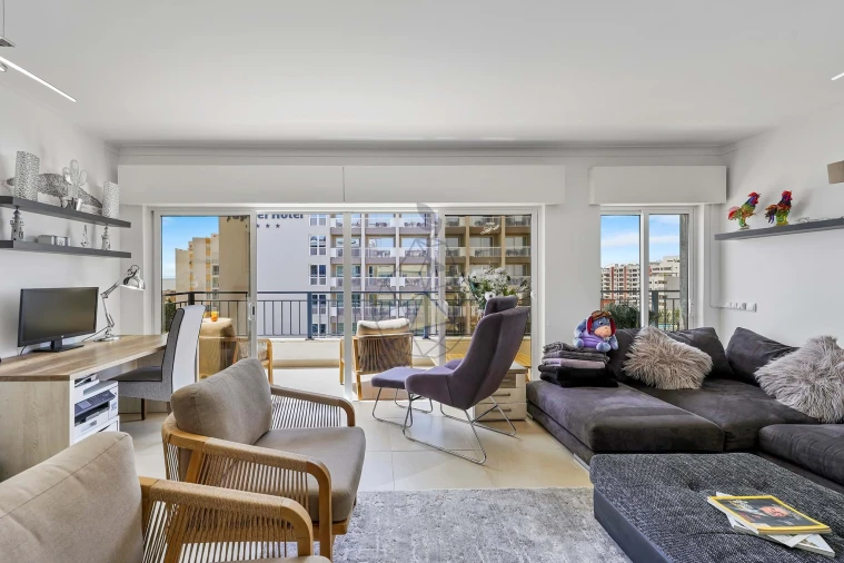 Apartamento T4 para Arrendamento em Portimão Foto 6