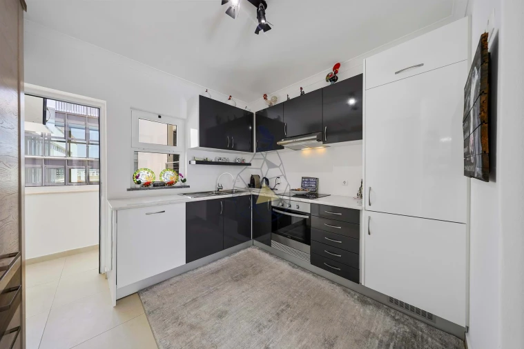 Apartamento T4 para Arrendamento em Portimão Foto 11