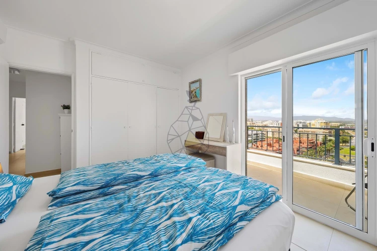 Apartamento T4 para Arrendamento em Portimão Foto 37