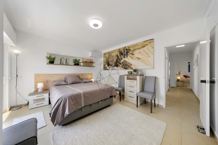 Apartamento T4 para Arrendamento em Portimão Foto 23