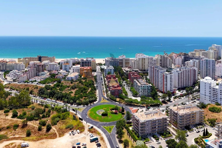 Apartamento T4 para Arrendamento em Portimão Foto 53