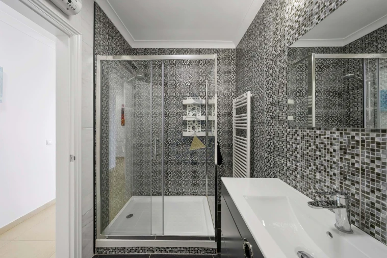 Apartamento T4 para Arrendamento em Portimão Foto 18