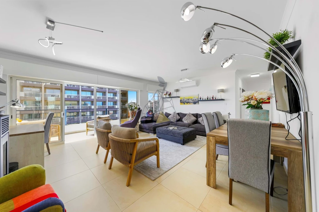 Apartamento T4 para Arrendamento em Portimão Foto 13