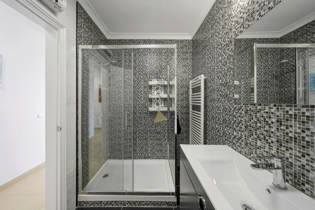 Apartamento T4 para Arrendamento em Portimão Foto 18