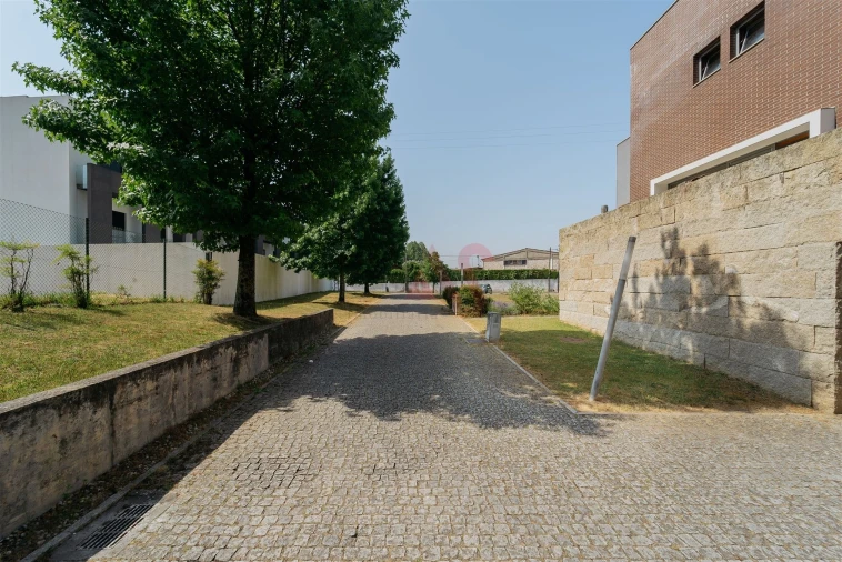 Moradia T3 para Venda em Nogueira e Silva Escura Foto 37