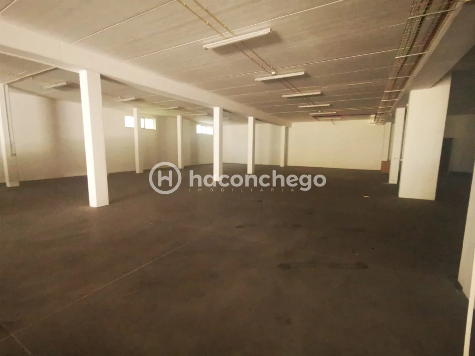 Armazém para Arrendamento em Rio Covo (Santa Eugenia) Foto 1