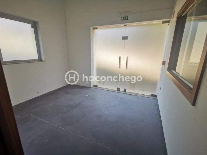 Armazém para Arrendamento em Rio Covo (Santa Eugenia) Foto 14