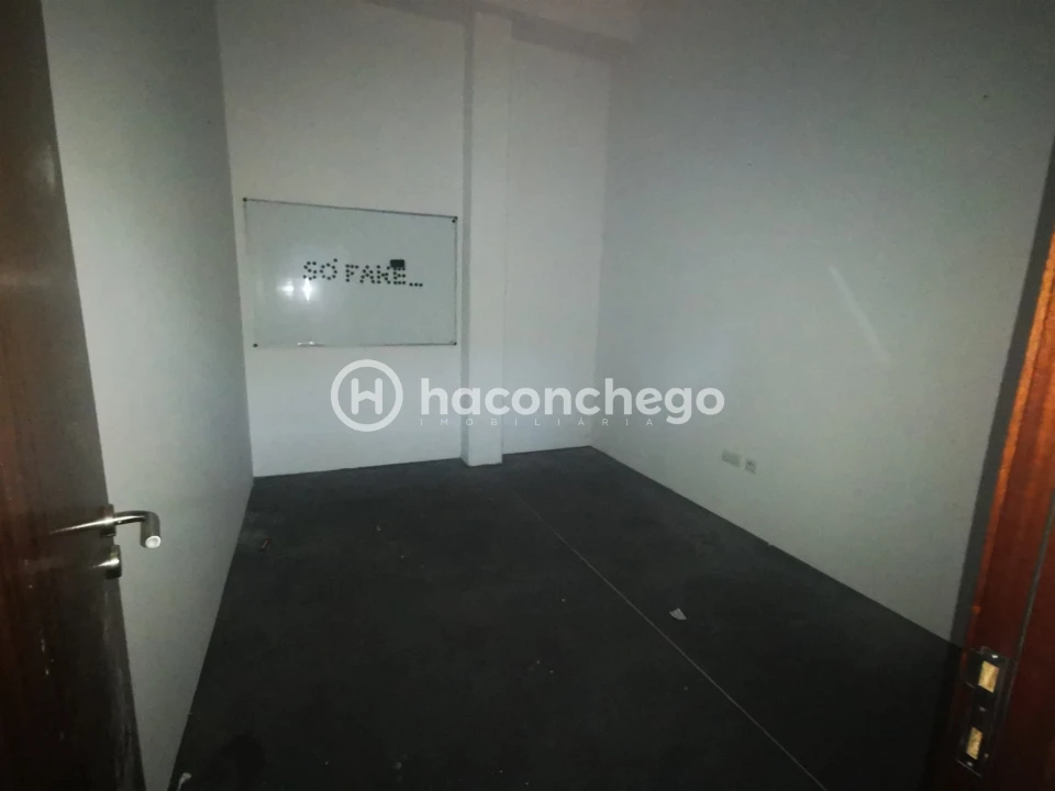 Armazém para Venda em Rio Covo (Santa Eugenia) Foto 13