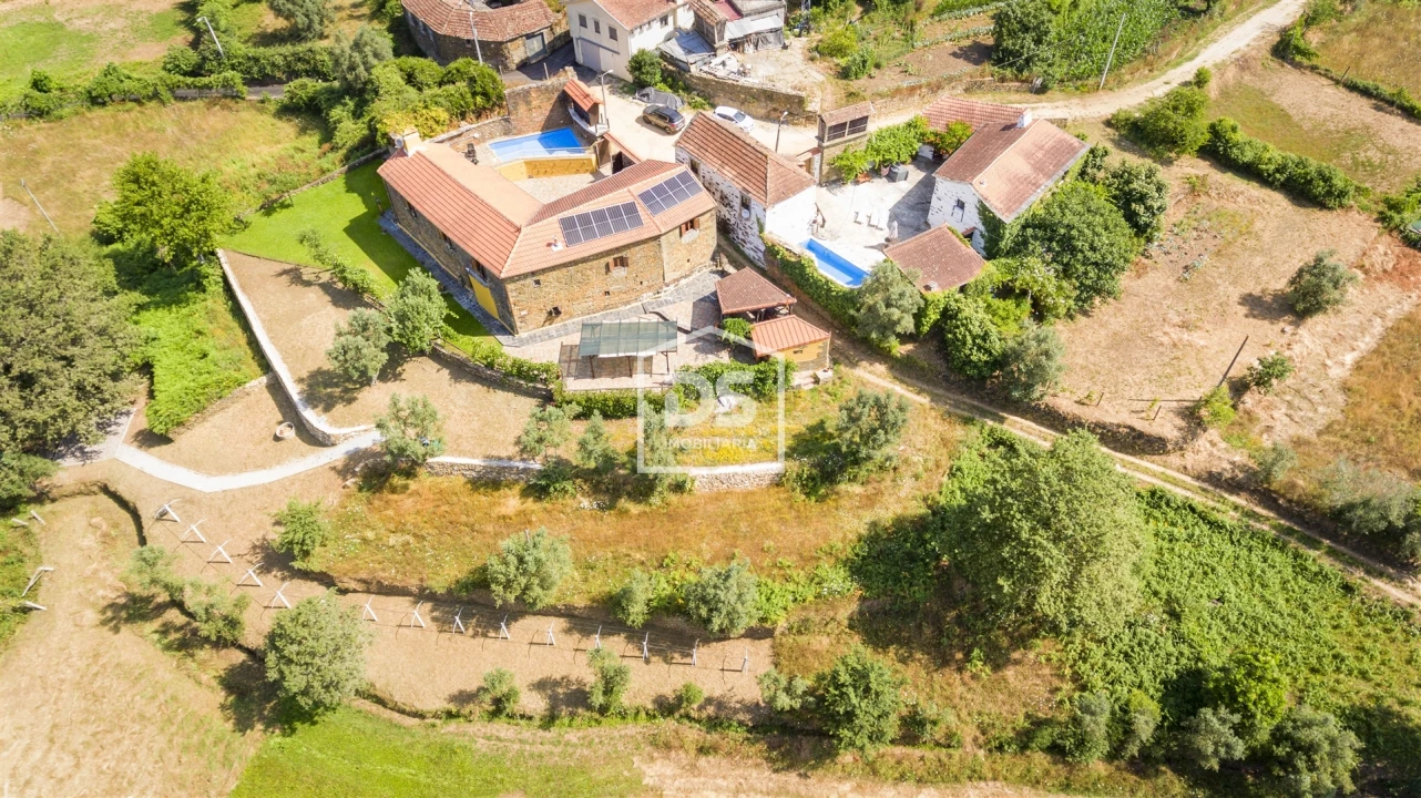 Moradia T5 para Venda em São Miguel do Mato Foto 6