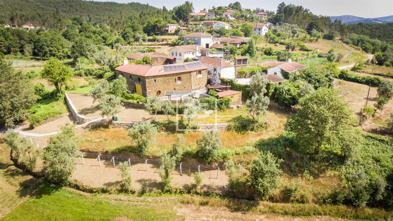 Moradia T5 para Venda em São Miguel do Mato Foto 7