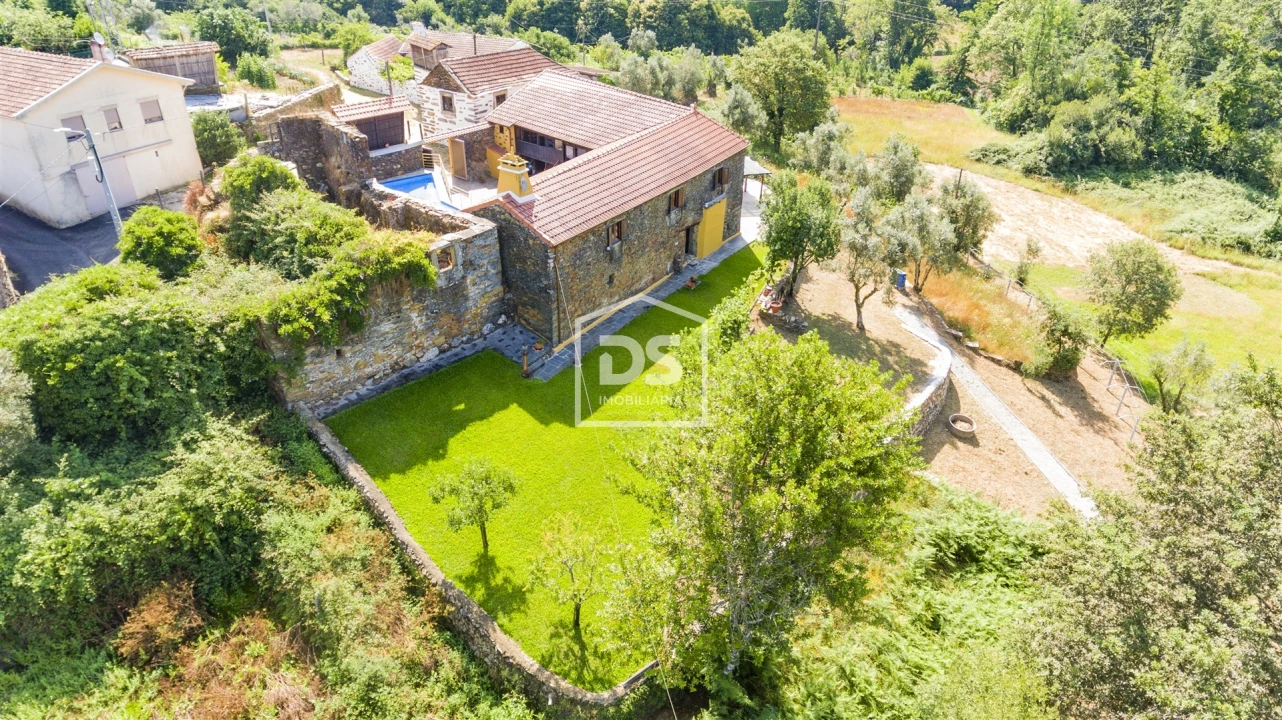 Moradia T5 para Venda em São Miguel do Mato Foto 4