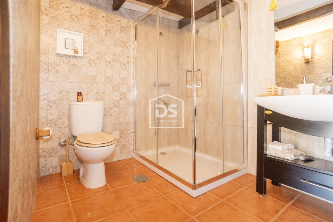 Moradia T5 para Venda em São Miguel do Mato Foto 28