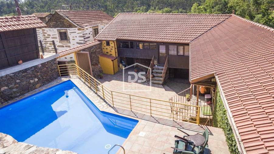 Moradia T5 para Venda em São Miguel do Mato Foto 11