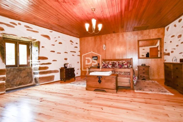 Moradia T5 para Venda em São Miguel do Mato Foto 21