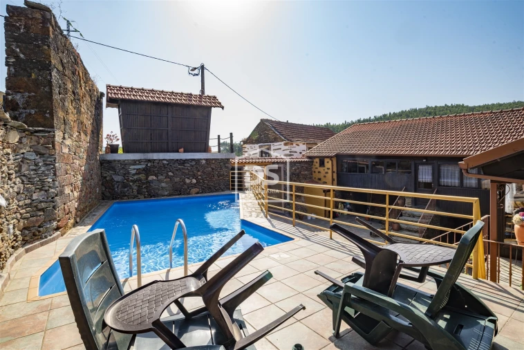 Moradia T5 para Venda em São Miguel do Mato Foto 14