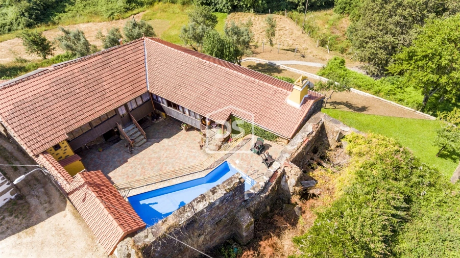 Moradia T5 para Venda em São Miguel do Mato Foto 3