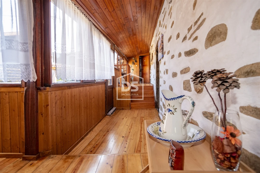 Moradia T5 para Venda em São Miguel do Mato Foto 20