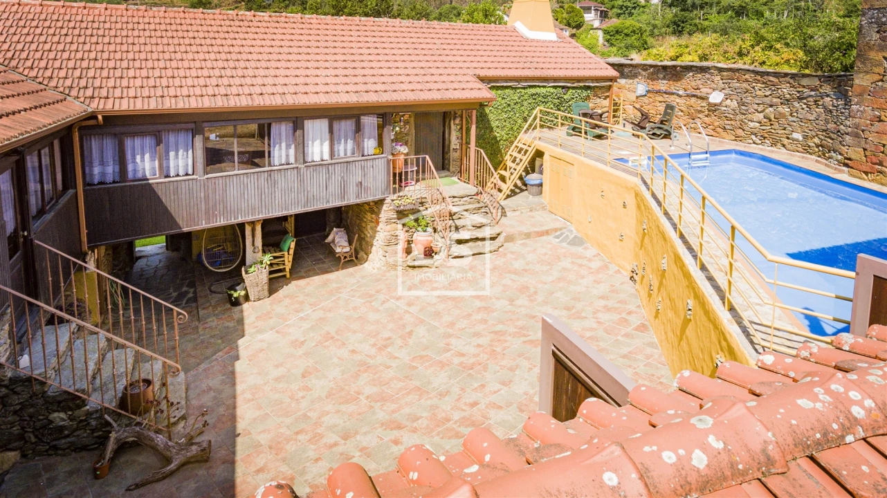 Moradia T5 para Venda em São Miguel do Mato Foto 10