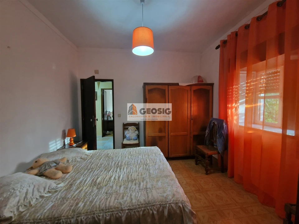 Moradia T4 para Venda em São Barnabe Foto 16