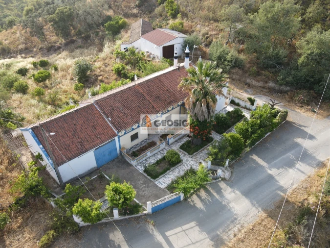 Moradia T4 para Venda em São Barnabe Foto 1