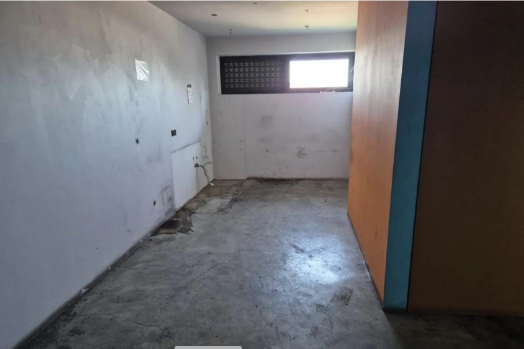 Armazém para Venda em Constantim e Vale de Nogueiras Foto 11