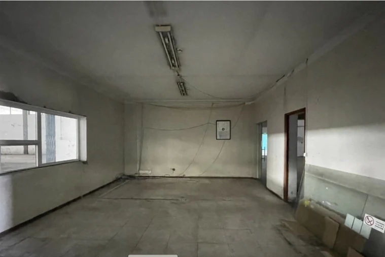 Armazém para Venda em Constantim e Vale de Nogueiras Foto 12