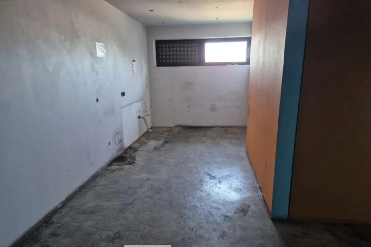 Armazém para Venda em Constantim e Vale de Nogueiras Foto 11