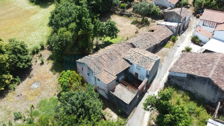 Moradia T3 para Venda em Lousã e Vilarinho Foto 2