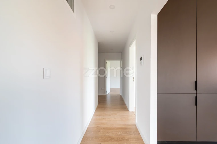 Apartamento T4 para Venda em Argoncilhe Foto 13