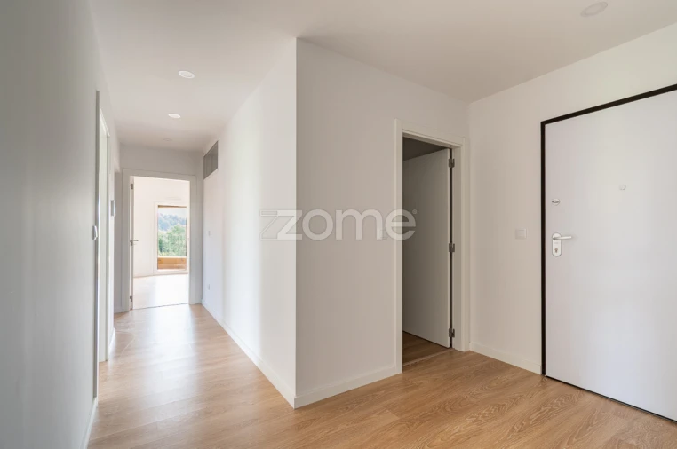 Apartamento T4 para Venda em Argoncilhe Foto 11