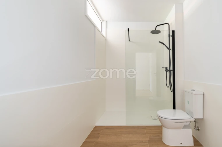 Apartamento T4 para Venda em Argoncilhe Foto 17