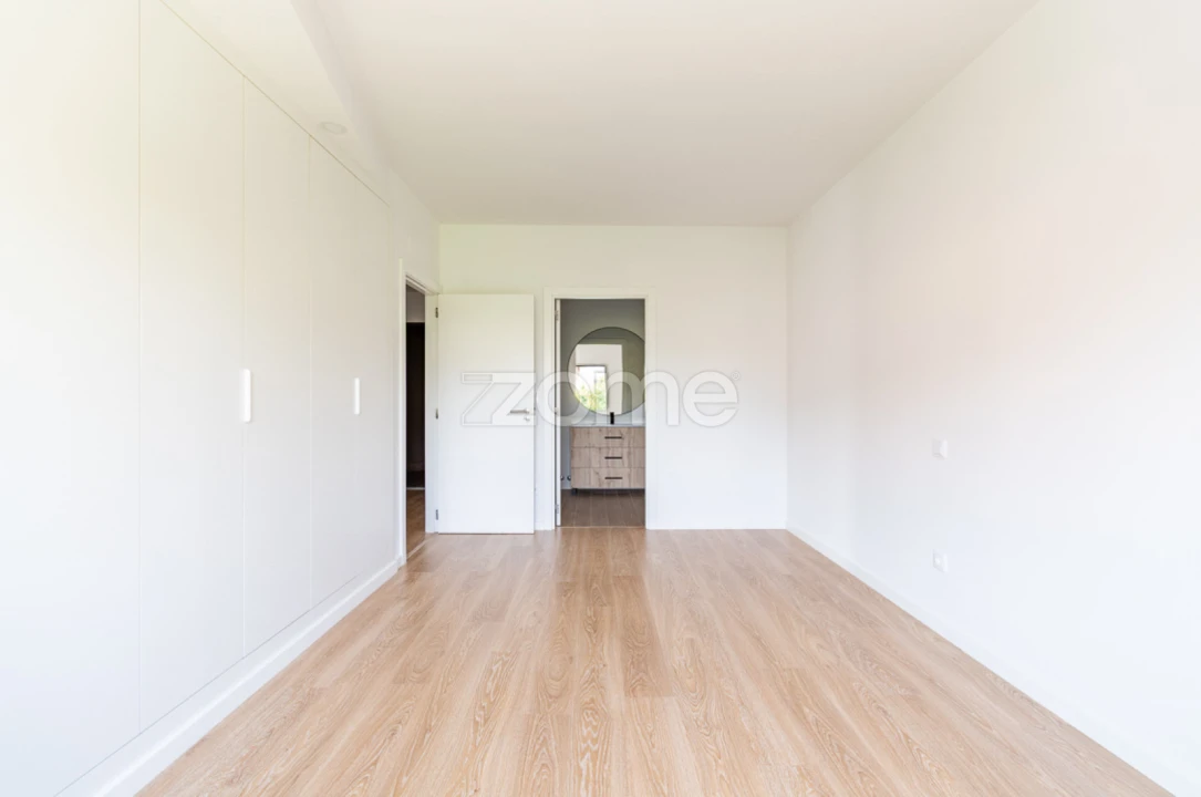 Apartamento T4 para Venda em Argoncilhe Foto 5