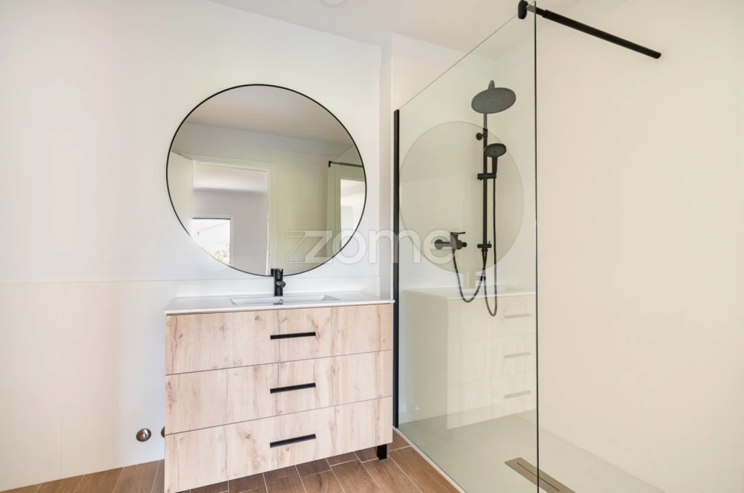 Apartamento T4 para Venda em Argoncilhe Foto 1