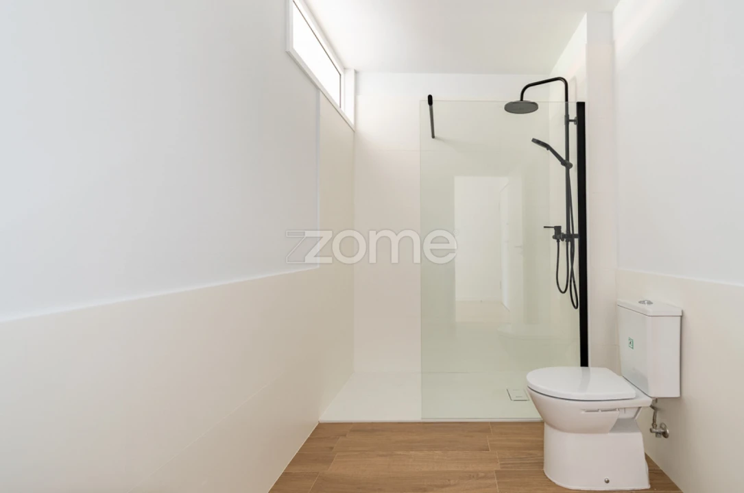 Apartamento T4 para Venda em Argoncilhe Foto 17