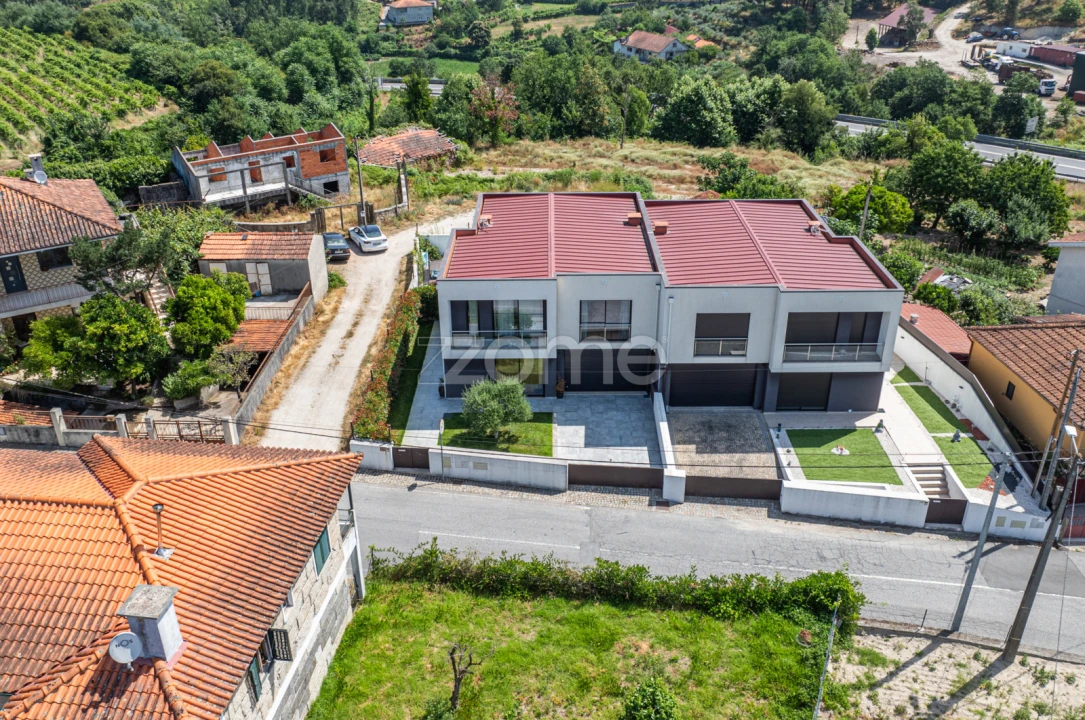 Moradia T5 para Venda em Vila Garcia, Aboim e Chapa Foto 39