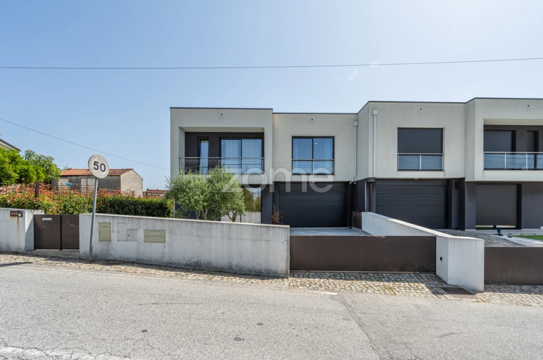 Moradia T5 para Venda em Vila Garcia, Aboim e Chapa Foto 38