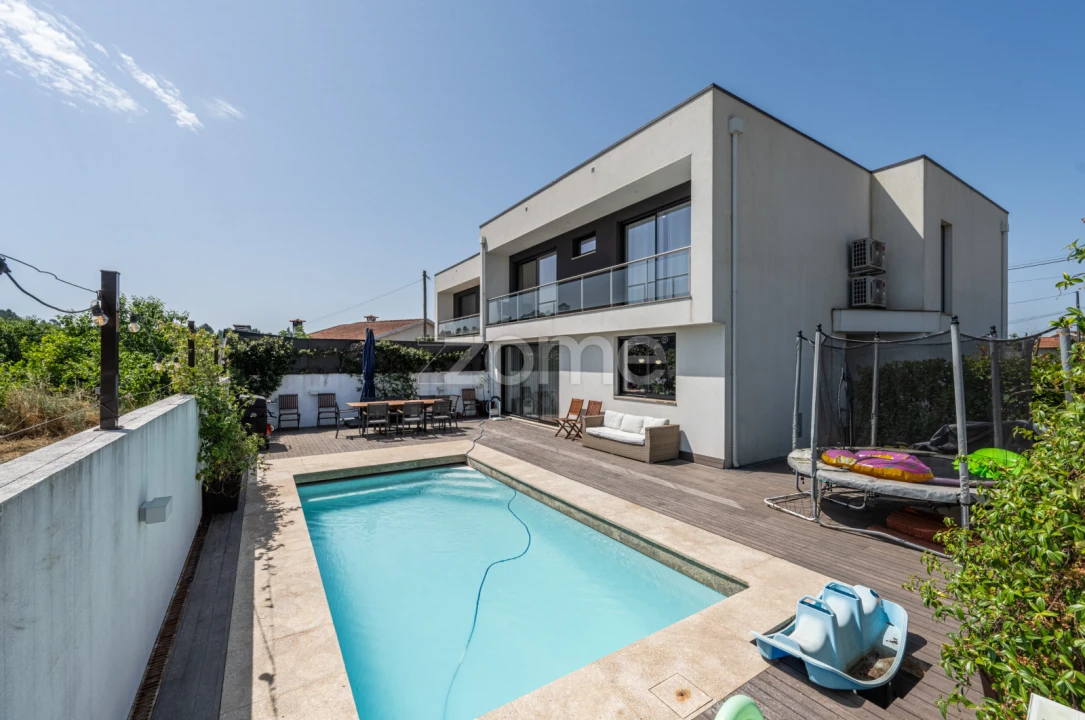 Moradia T5 para Venda em Vila Garcia, Aboim e Chapa Foto 3