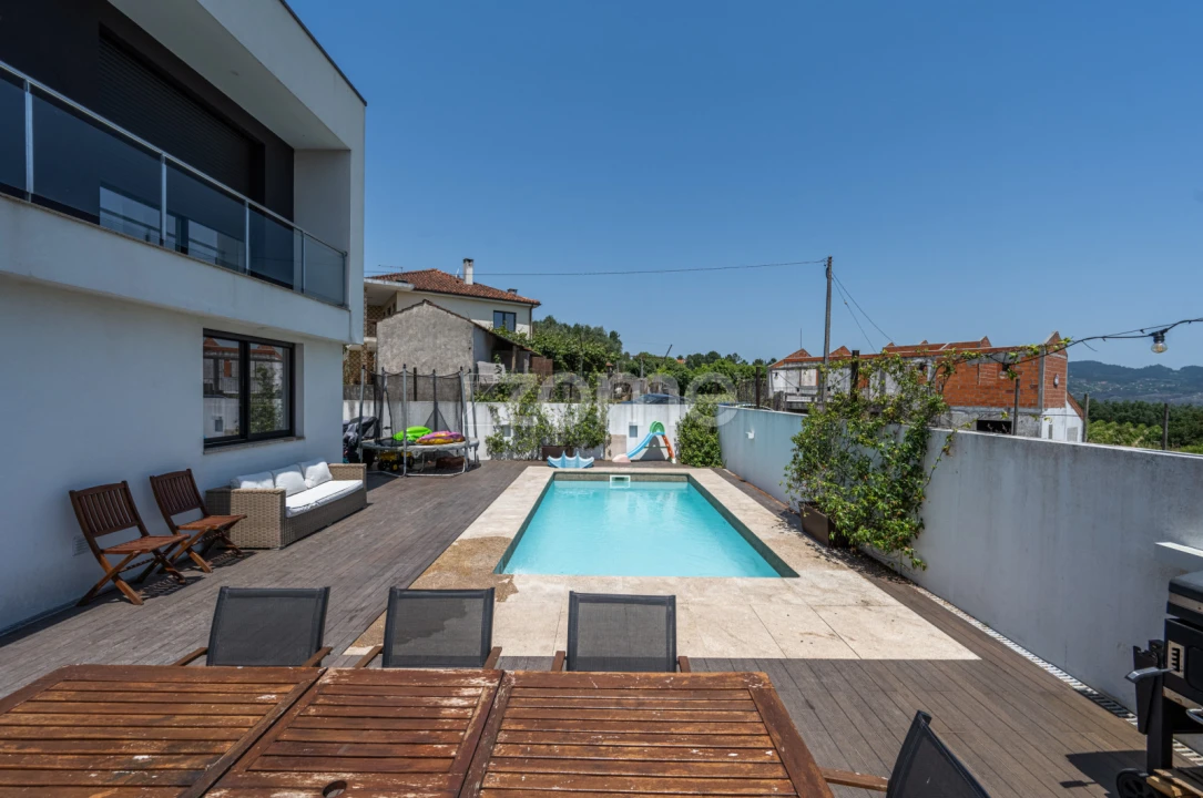 Moradia T5 para Venda em Vila Garcia, Aboim e Chapa Foto 1