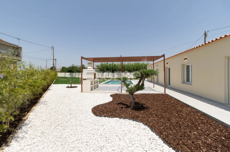 Moradia T4 para Venda em Almargem do Bispo, Pêro Pinheiro e Montelavar Foto 8